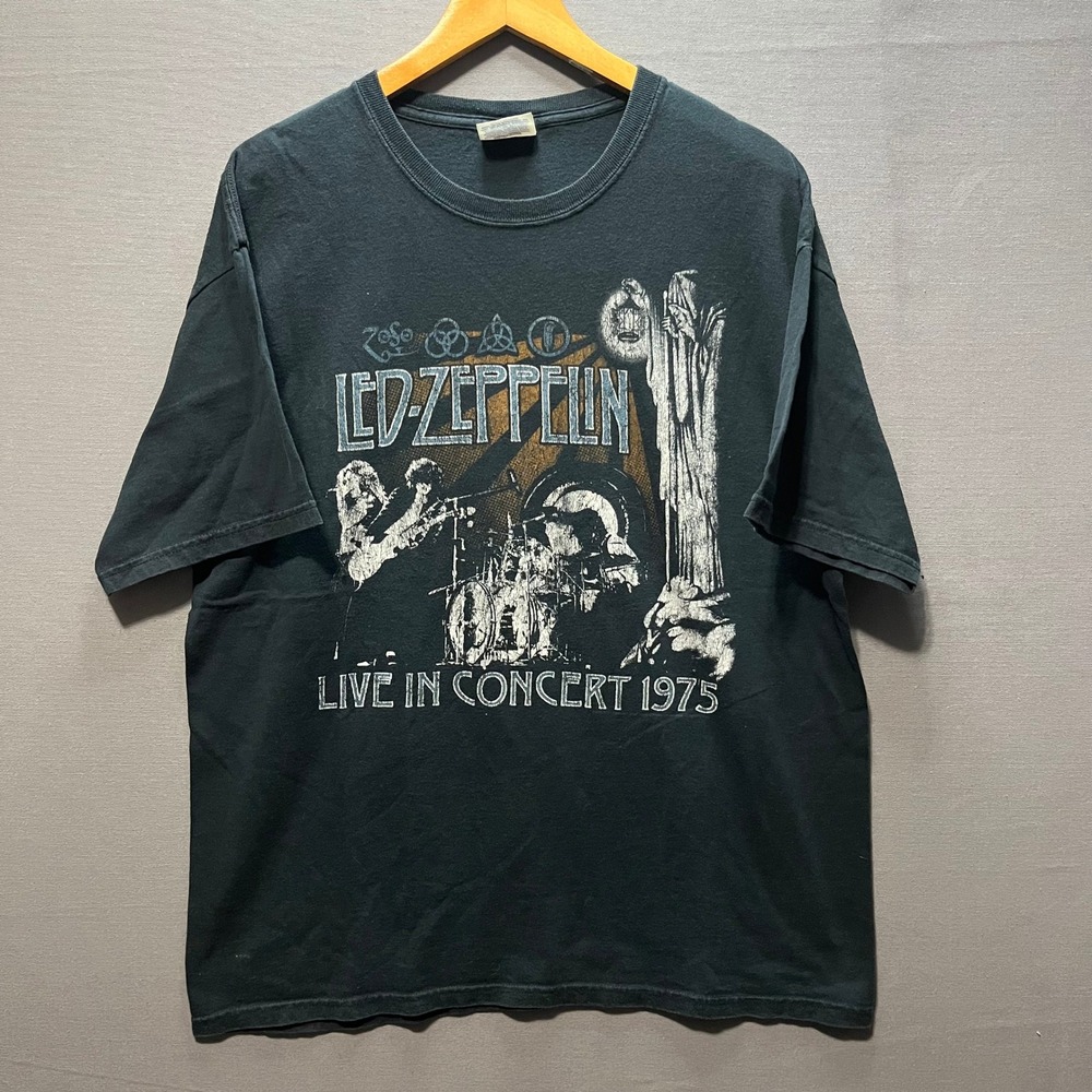 Led Zeppelin Live in Concert 1975 Hanes Heavyweight Black Graphic T-Shirt Large
